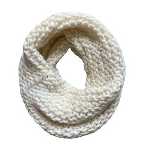 H&M Divided White Chunky Knit Soft Infinity Scarf